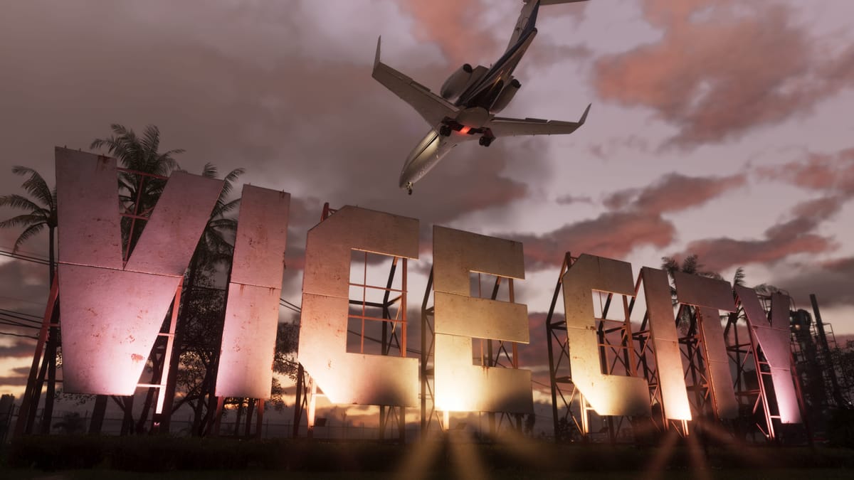 Captura de GTA VI: el cartel luminoso de Vice City al atardecer con un avión sobrevolando la ciudad